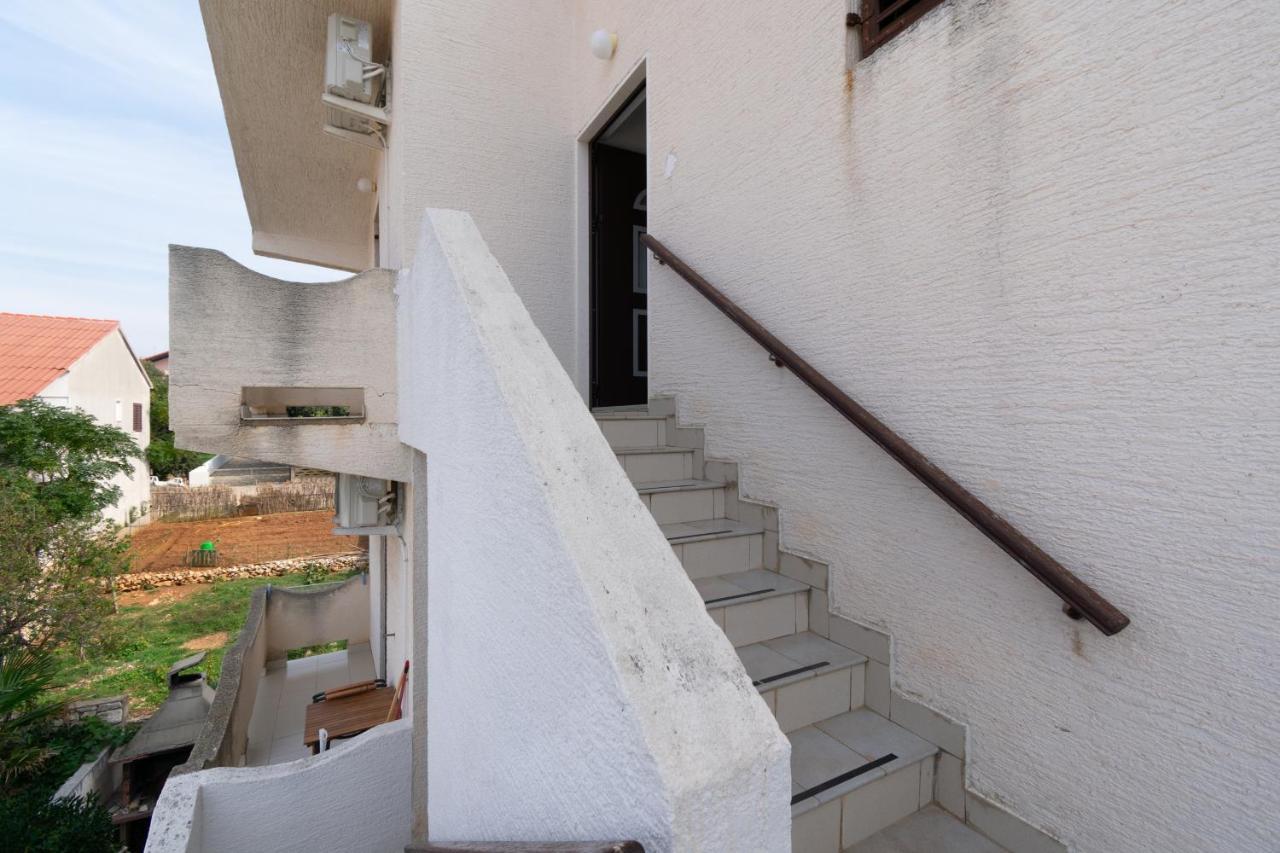 Apartments By The Sea Mandre, Pag - 3084 Kolan Buitenkant foto