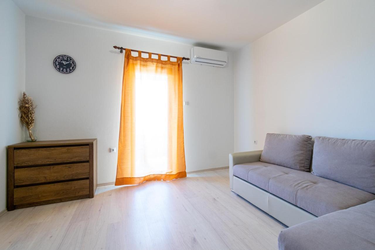 Apartments By The Sea Mandre, Pag - 3084 Kolan Buitenkant foto