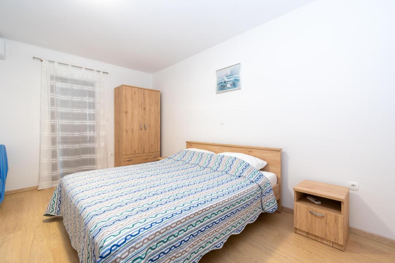 Apartments By The Sea Mandre, Pag - 3084 Kolan Buitenkant foto