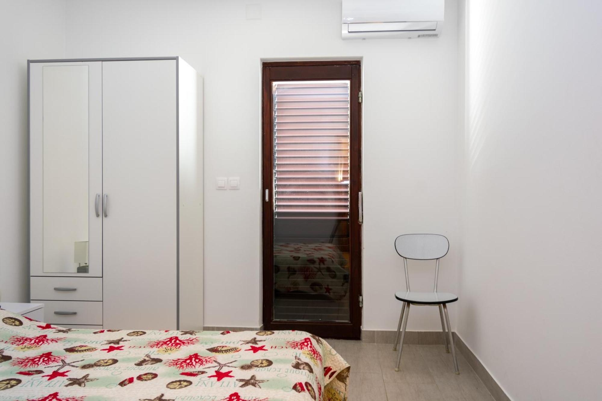 Apartments By The Sea Mandre, Pag - 3084 Kolan Kamer foto